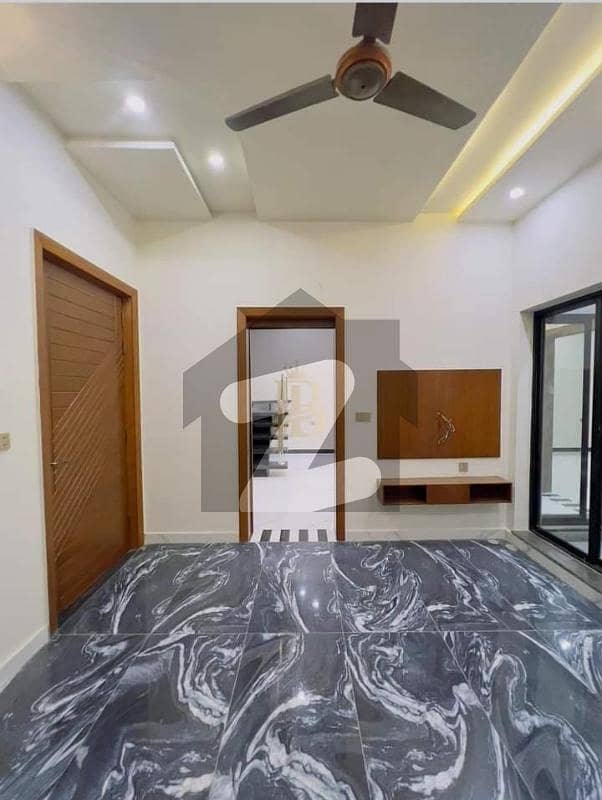 ایڈن ویلی فیصل آباد میں 5 مرلہ مکان 2.6 کروڑ میں برائے فروخت۔