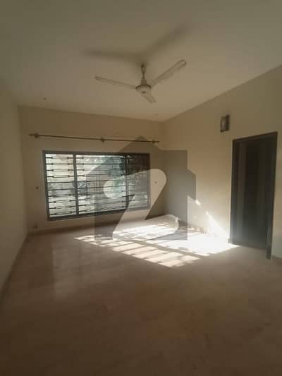 in p w d 14marla House 6bedroom with servant room rent dimnd 150000
