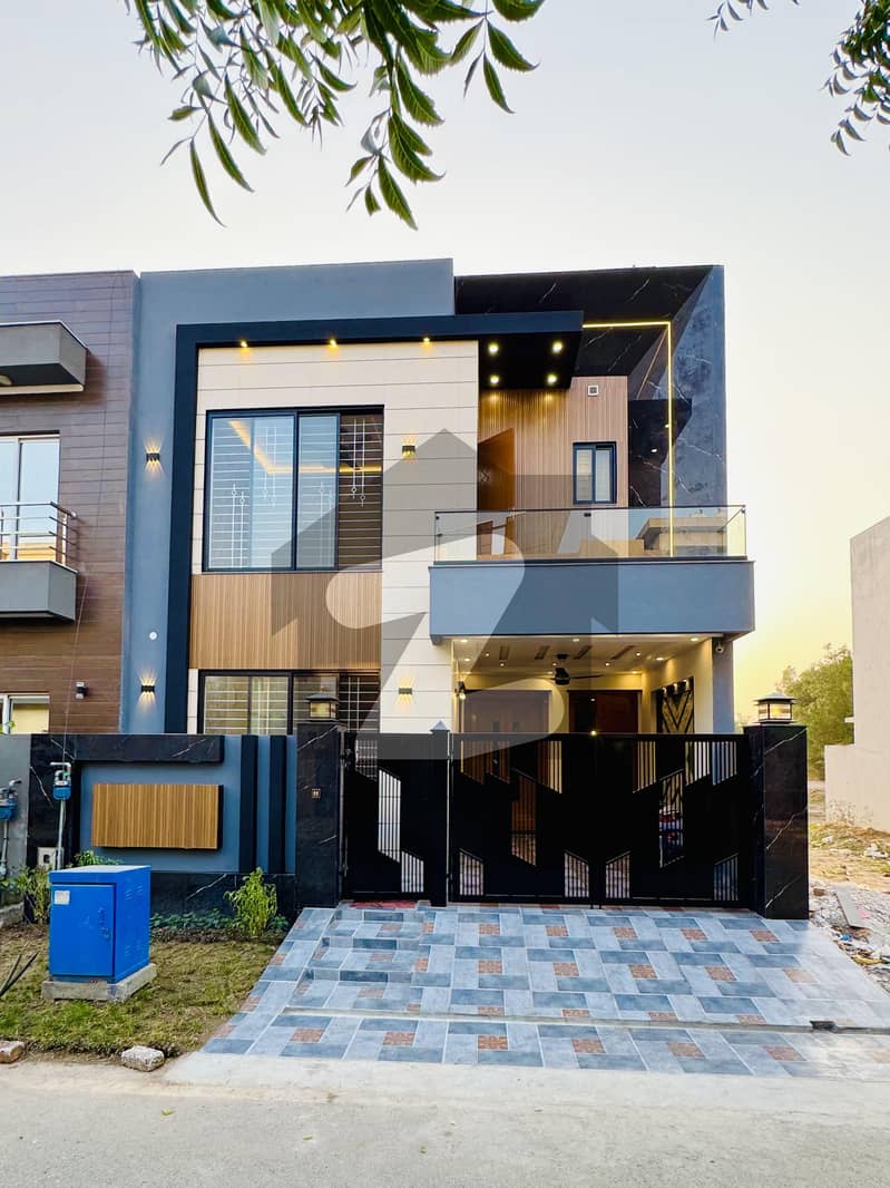 5 Marla Gas Meter House Near Park Modern Architecture