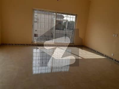 بحریہ آرچرڈ لاہور میں 4 کمروں کا 1 کنال بالائی پورشن 90.0 ہزار میں کرایہ پر دستیاب ہے۔