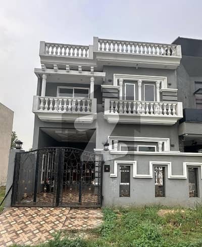 سٹی ہاؤسنگ سوسائٹی - بلاک ای سٹی ہاؤسنگ سوسائٹی,سیالکوٹ میں 4 کمروں کا 5 مرلہ مکان 1.75 کروڑ میں برائے فروخت۔ سٹی ہاؤسنگ سوسائٹی - بلاک ای سٹی ہاؤسنگ سوسائٹی,سیالکوٹ میں 4 کمروں کا 5 مرلہ مکان 1.75 کروڑ میں برائے فروخت۔