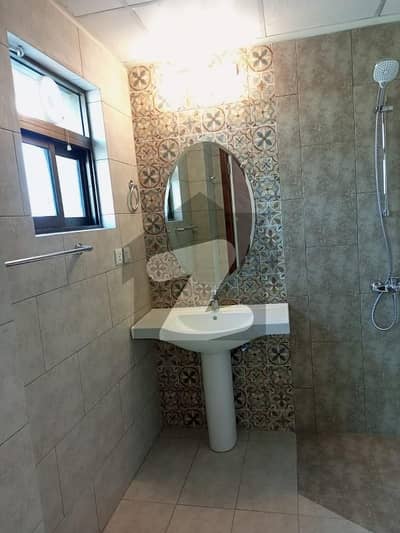 عسکری 10 - سیکٹر ایس عسکری 10,عسکری,لاہور میں 4 کمروں کا 12 مرلہ فلیٹ 1.75 لاکھ میں کرایہ پر دستیاب ہے۔ عسکری 10 - سیکٹر ایس عسکری 10,عسکری,لاہور میں 4 کمروں کا 12 مرلہ فلیٹ 1.75 لاکھ میں کرایہ پر دستیاب ہے۔