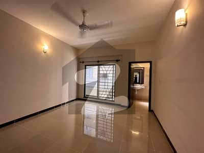 2750sq. fts 3-Bed D/D Apartment With Basement Parking In Askari-5