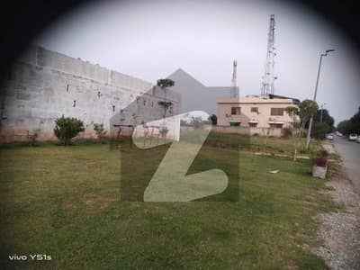 مارگلہ انکلیو مارگلہ ایونیو,اسلام آباد میں 1 کنال رہائشی پلاٹ 1.6 کروڑ میں برائے فروخت۔