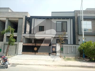 8 Marla Brand New House Next to Corner for Sale 8 Marla Brand New House Next to Corner for Sale