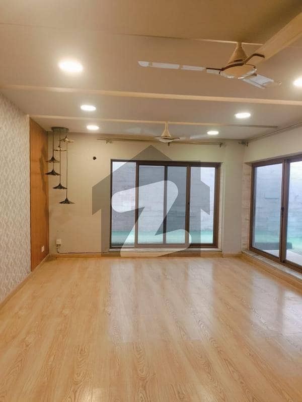 ای ۔ 11 اسلام آباد میں 5 کمروں کا 1 کنال مکان 5.5 لاکھ میں کرایہ پر دستیاب ہے۔ ای ۔ 11 اسلام آباد میں 5 کمروں کا 1 کنال مکان 5.5 لاکھ میں کرایہ پر دستیاب ہے۔