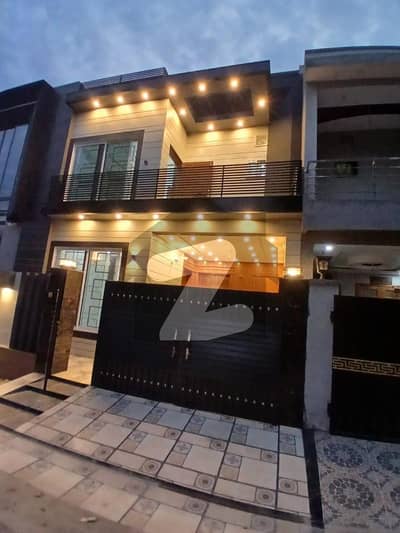 5 Marla Brand New House For sale in Park View City Lahore