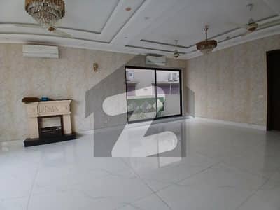 Brand New Banglow New to DHA Raya