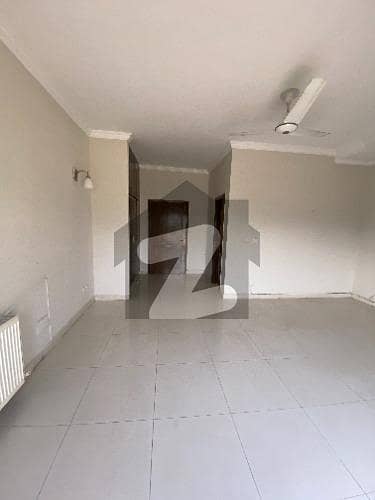 قراقرم انکلیو1 اسلام آباد میں 4 کمروں کا 17 مرلہ فلیٹ 2.75 لاکھ میں کرایہ پر دستیاب ہے۔