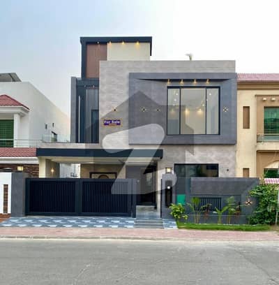 10 Marla Residential House For Sale In Sector C, Nearby Commercial Market, School, Mosque And Health Care Cantar