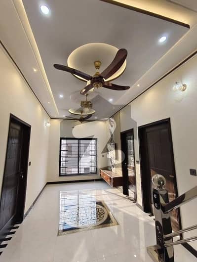 پارک ویو سٹی ۔ پلاٹینم بلاک پارک ویو سٹی,لاہور میں 3 کمروں کا 5 مرلہ مکان 85.0 ہزار میں کرایہ پر دستیاب ہے۔