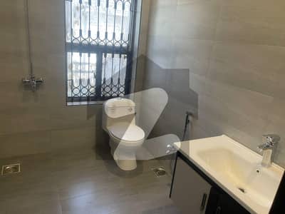 ایف ۔ 10 اسلام آباد میں 6 کمروں کا 1 کنال مکان 6.5 لاکھ میں کرایہ پر دستیاب ہے۔