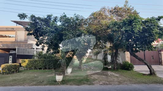 W BLOCK NEAR TO THIS GOOD LOCATION PLOT FOR SALE W BLOCK NEAR TO THIS GOOD LOCATION PLOT FOR SALE