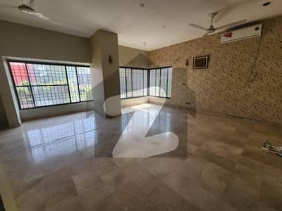 1st Floor Maintained 3 Beds D/D Bungalow Portion For Rent Dha Phase 4 Near Masjid Park