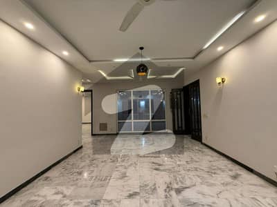 ڈی ایچ اے فیز 7 ڈیفنس (ڈی ایچ اے),لاہور میں 3 کمروں کا 1 کنال بالائی پورشن 1.5 لاکھ میں کرایہ پر دستیاب ہے۔