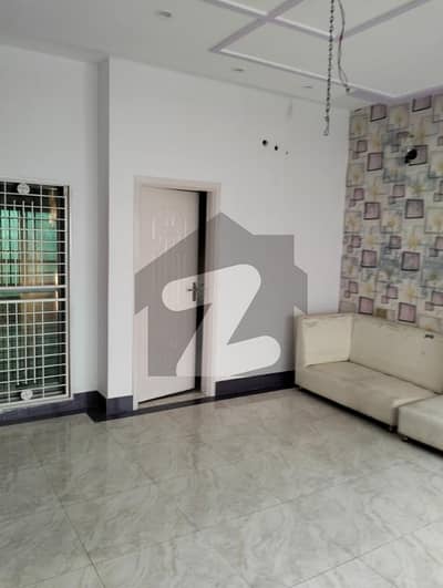 علامہ اقبال ٹاؤن لاہور میں 6 کمروں کا 10 مرلہ مکان 6.0 کروڑ میں برائے فروخت۔