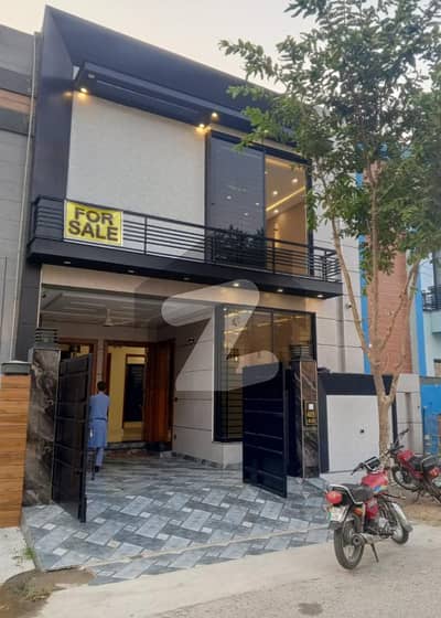 ڈی ایچ اے 11 رہبر فیز 2 - بلاک ایل ڈی ایچ اے 11 رہبر فیز 2,ڈی ایچ اے 11 رہبر,لاہور میں 3 کمروں کا 5 مرلہ مکان 2.6 کروڑ میں برائے فروخت۔