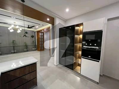 بحریہ ٹاؤن فیز 8 بحریہ ٹاؤن راولپنڈی,راولپنڈی میں 5 کمروں کا 10 مرلہ مکان 1.3 لاکھ میں کرایہ پر دستیاب ہے۔ بحریہ ٹاؤن فیز 8 بحریہ ٹاؤن راولپنڈی,راولپنڈی میں 5 کمروں کا 10 مرلہ مکان 1.3 لاکھ میں کرایہ پر دستیاب ہے۔