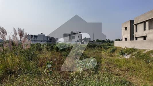 ڈی ایچ اے فیز 8 - بلاک ٹی فیز 8,ڈیفنس (ڈی ایچ اے),لاہور میں 2 کنال رہائشی پلاٹ 11.6 کروڑ میں برائے فروخت۔ ڈی ایچ اے فیز 8 - بلاک ٹی فیز 8,ڈیفنس (ڈی ایچ اے),لاہور میں 2 کنال رہائشی پلاٹ 11.6 کروڑ میں برائے فروخت۔