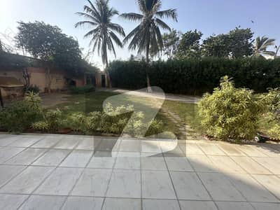 سِی ویو اپارٹمنٹس کراچی میں 3 کمروں کا 13 مرلہ فلیٹ 3.6 لاکھ میں کرایہ پر دستیاب ہے۔