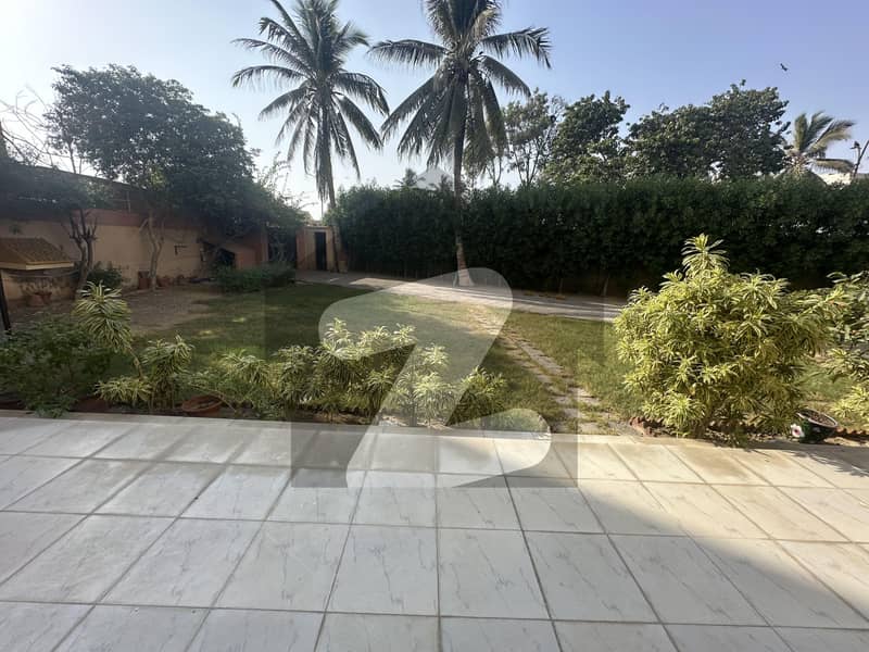 سِی ویو اپارٹمنٹس کراچی میں 3 کمروں کا 13 مرلہ فلیٹ 3.6 لاکھ میں کرایہ پر دستیاب ہے۔