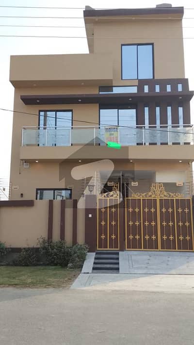 سینٹرل پارک ہاؤسنگ سکیم لاہور میں 5 کمروں کا 5 مرلہ مکان 1.85 کروڑ میں برائے فروخت۔