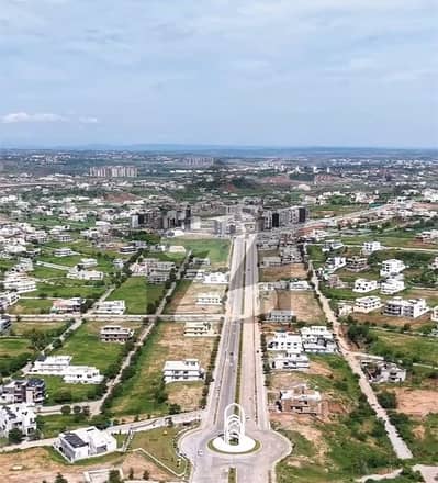 Its 4 Marla commercial on dha phase 6 express way block f-1