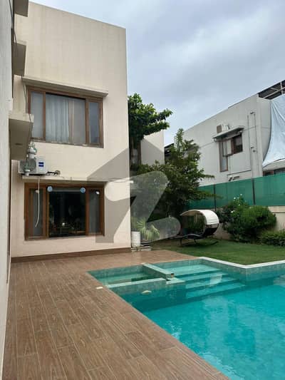 ڈی ایچ اے فیز 8 - زون اے ڈی ایچ اے فیز 8,ڈی ایچ اے ڈیفینس,کراچی میں 6 کمروں کا 2 کنال مکان 24.0 کروڑ میں برائے فروخت۔