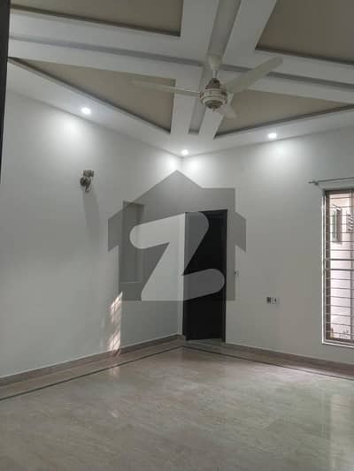 10 Marla Lower Portion For Any Commercial activity For Rent