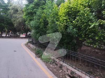 Hot Location 4 Kanal Corner Plot Available For Sale In Muslim Town