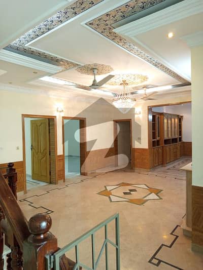 G-11/1 size 40x80 upper portion 3bed 3bath dring tvlounge kitchen