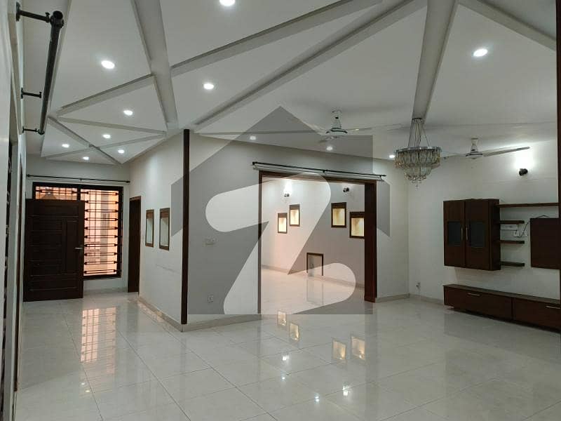 14 Marla Beautiful Upper Portion Available For Rent 14 Marla Beautiful Upper Portion Available For Rent