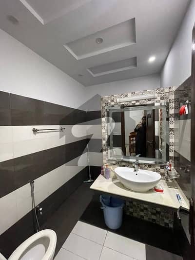 این ایف سی 1 - بلاک اے (این ڈبلیو) این ایف سی 1,لاہور میں 5 کمروں کا 1 کنال مکان 2.5 لاکھ میں کرایہ پر دستیاب ہے۔