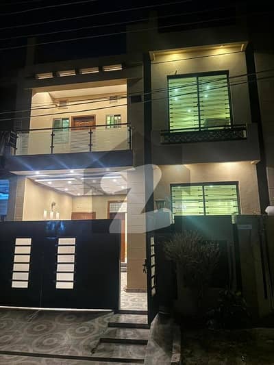 پارک ویو سٹی لاہور میں 4 کمروں کا 5 مرلہ مکان 2.5 کروڑ میں برائے فروخت۔