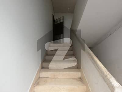 گلستانِِ جوہر ۔ بلاک 16 گلستانِ جوہر,کراچی میں 2 کمروں کا 5 مرلہ فلیٹ 1.3 کروڑ میں برائے فروخت۔