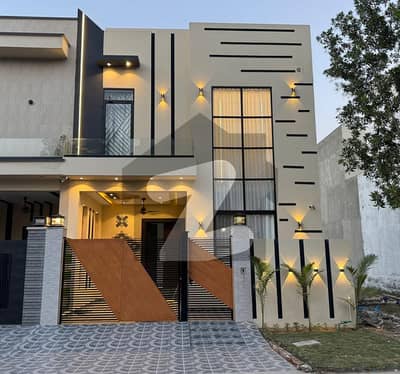 Top Location Highly Recommended 5 Marla House for sale Top Location Highly Recommended 5 Marla House for sale