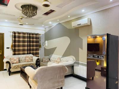 ایف ۔ 11 مرکز ایف ۔ 11,اسلام آباد میں 1 کمرے کا 6 مرلہ فلیٹ 2.2 کروڑ میں برائے فروخت۔