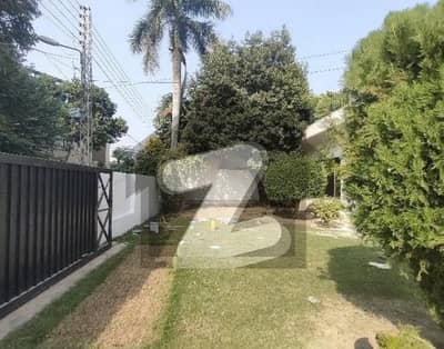 2 KANAL HOUSE 22 YEARS OLD HOUSE OWNER BUILT SOLID CONSTRUCTION WITH BASEMENT 1 ROOM Size 75120