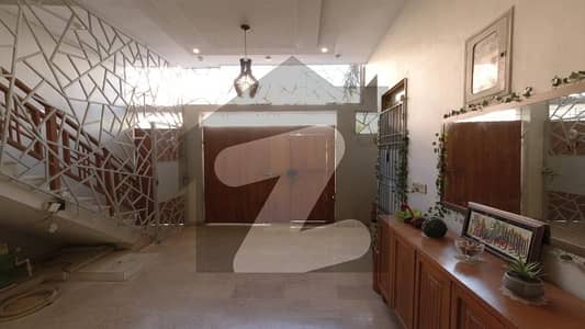 Bungalow Available for Sale 240 Yd Ground +1 G Jauhar Block 3