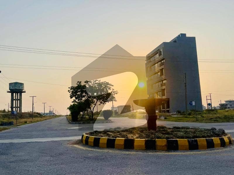 اے ڈبلیو ٹی ڈی ۔ 18,اسلام آباد میں 8 مرلہ کمرشل پلاٹ 1.42 کروڑ میں برائے فروخت۔