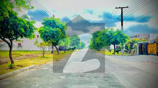 ویلینشیاء ۔ بلاک ڈی ویلینشیاء ہاؤسنگ سوسائٹی,لاہور میں 2 کنال رہائشی پلاٹ 8.75 کروڑ میں برائے فروخت۔ ویلینشیاء ۔ بلاک ڈی ویلینشیاء ہاؤسنگ سوسائٹی,لاہور میں 2 کنال رہائشی پلاٹ 8.75 کروڑ میں برائے فروخت۔