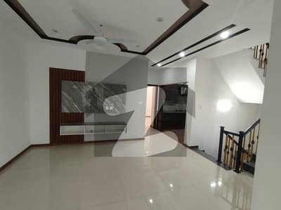 آئی ۔ 10 اسلام آباد میں 6 کمروں کا 6 مرلہ مکان 4.85 کروڑ میں برائے فروخت۔