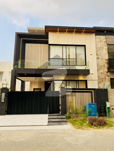 ڈی ایچ اے 9 ٹاؤن ڈیفنس (ڈی ایچ اے),لاہور میں 4 کمروں کا 5 مرلہ مکان 2.45 کروڑ میں برائے فروخت۔ ڈی ایچ اے 9 ٹاؤن ڈیفنس (ڈی ایچ اے),لاہور میں 4 کمروں کا 5 مرلہ مکان 2.45 کروڑ میں برائے فروخت۔