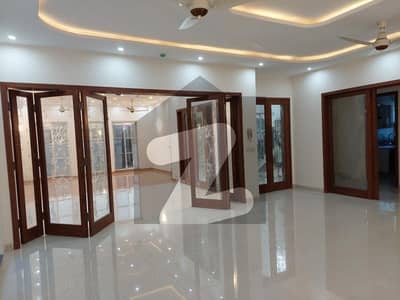 DHA Phase 6 Block A Stylish 1-Kanal Full House Built with Superior Material, 5 Master Bedrooms & Lavish Finishes A Rare Opportunity at a Very Cheap Price!