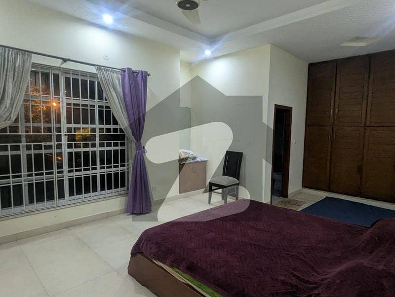 ایف ۔ 8 اسلام آباد میں 3 کمروں کا 1 کنال بالائی پورشن 4.2 لاکھ میں کرایہ پر دستیاب ہے۔