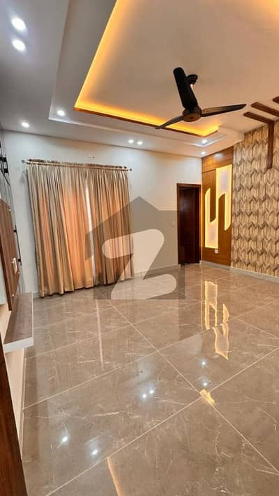 پارک ویو سٹی لاہور میں 4 کمروں کا 5 مرلہ مکان 1.75 کروڑ میں برائے فروخت۔