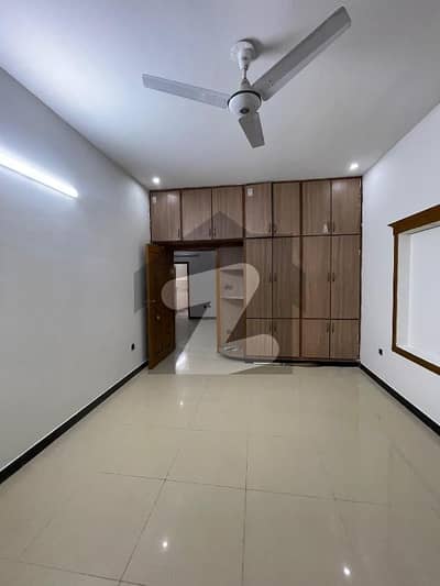 جی ۔ 14 اسلام آباد میں 4 کمروں کا 9 مرلہ مکان 90.0 ہزار میں کرایہ پر دستیاب ہے۔ جی ۔ 14 اسلام آباد میں 4 کمروں کا 9 مرلہ مکان 90.0 ہزار میں کرایہ پر دستیاب ہے۔