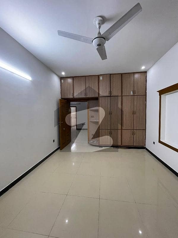 جی ۔ 14 اسلام آباد میں 4 کمروں کا 9 مرلہ مکان 90.0 ہزار میں کرایہ پر دستیاب ہے۔ جی ۔ 14 اسلام آباد میں 4 کمروں کا 9 مرلہ مکان 90.0 ہزار میں کرایہ پر دستیاب ہے۔