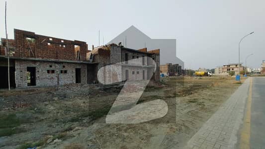 Facing Park 10 Marla Plot In Etihad TOWN Block D FOR SALE Facing Park 10 Marla Plot In Etihad TOWN Block D FOR SALE