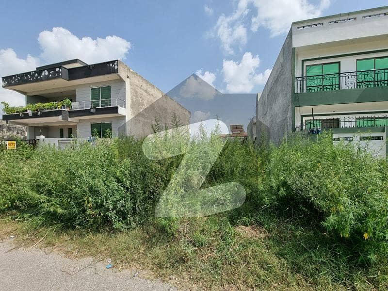 جی ۔ 13/3 جی ۔ 13,اسلام آباد میں 1 کنال رہائشی پلاٹ 6.5 کروڑ میں برائے فروخت۔